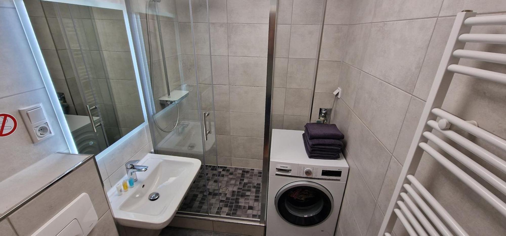 Zentrum Apartment - Oled Tv - Ps4 - Balkon - Parking شيمنيتز المظهر الخارجي الصورة